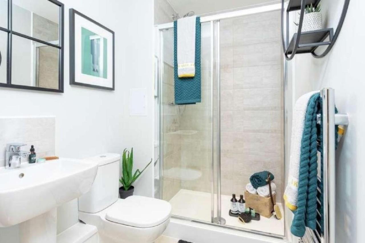 Newly Built Luxury 2 Bed Apartment!!! Londres Exterior foto